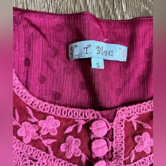 T Bleu sleeveless blouse size small - Picture 3 of 5